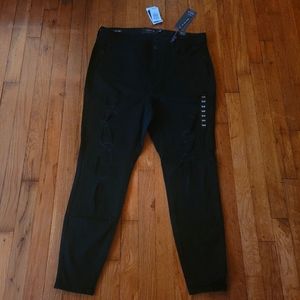 NWT Torrid Sky High Skinny Black Denim Distressed Jeans